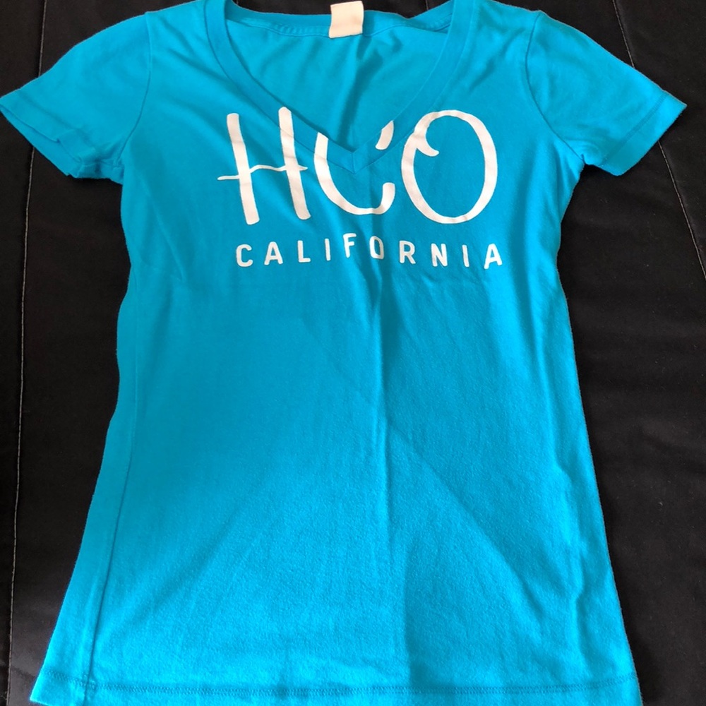 hollister v neck shirt